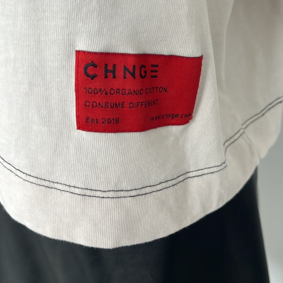 Ladies CHNGE Top - Picture 2 of 7